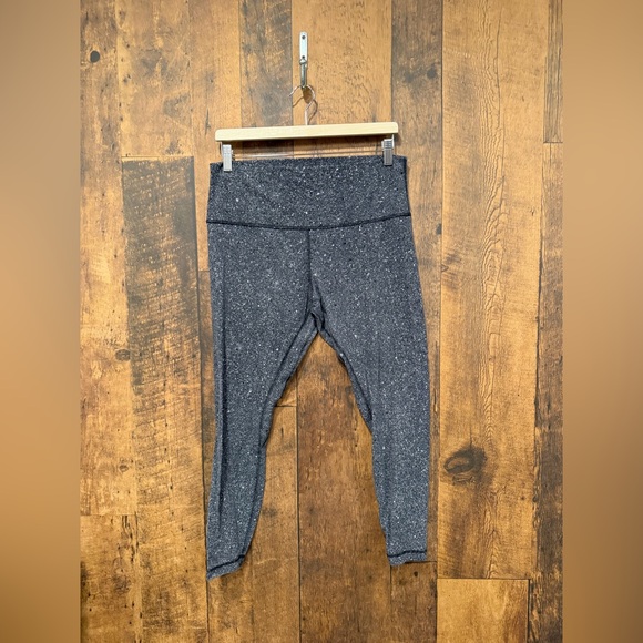 Lululemon Align Pant II *25"
Luminesce Splatter Ice Grey Black size 12 - Picture 2 of 5